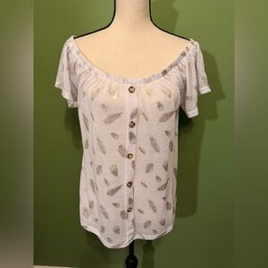 Women's Urbanology Top Size L White Gold Feather Print Button Down